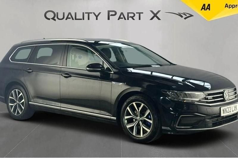 Black Used 2022 VW Passat GTE Estate | £12,150 (Good price) - Image 1/1