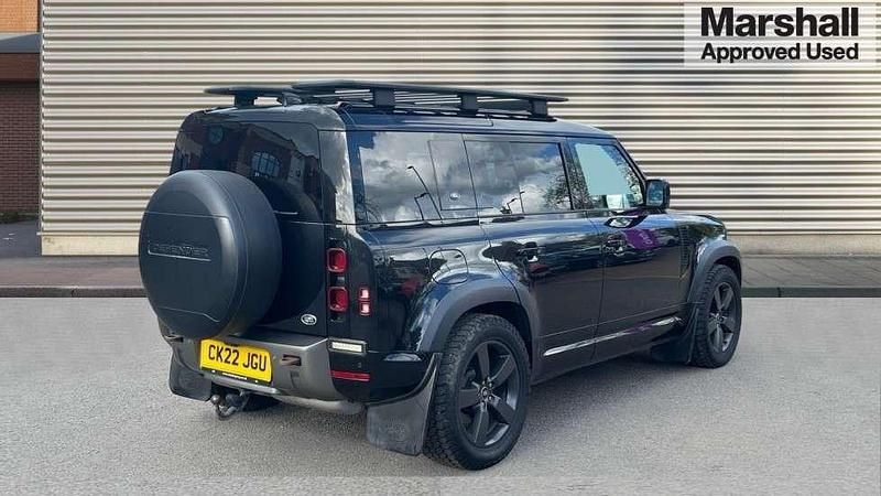 Used Land Rover Defender HSE Dynamic 300 HP (220 kW) 2022 Santorini black metallic SUV
