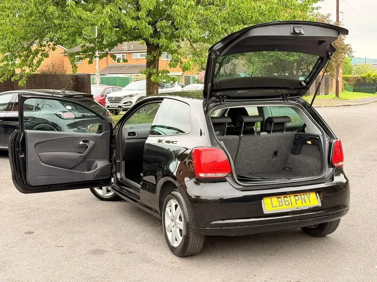 Used VW Polo Match 60 HP (44 kW) 2012 Black Hatchback