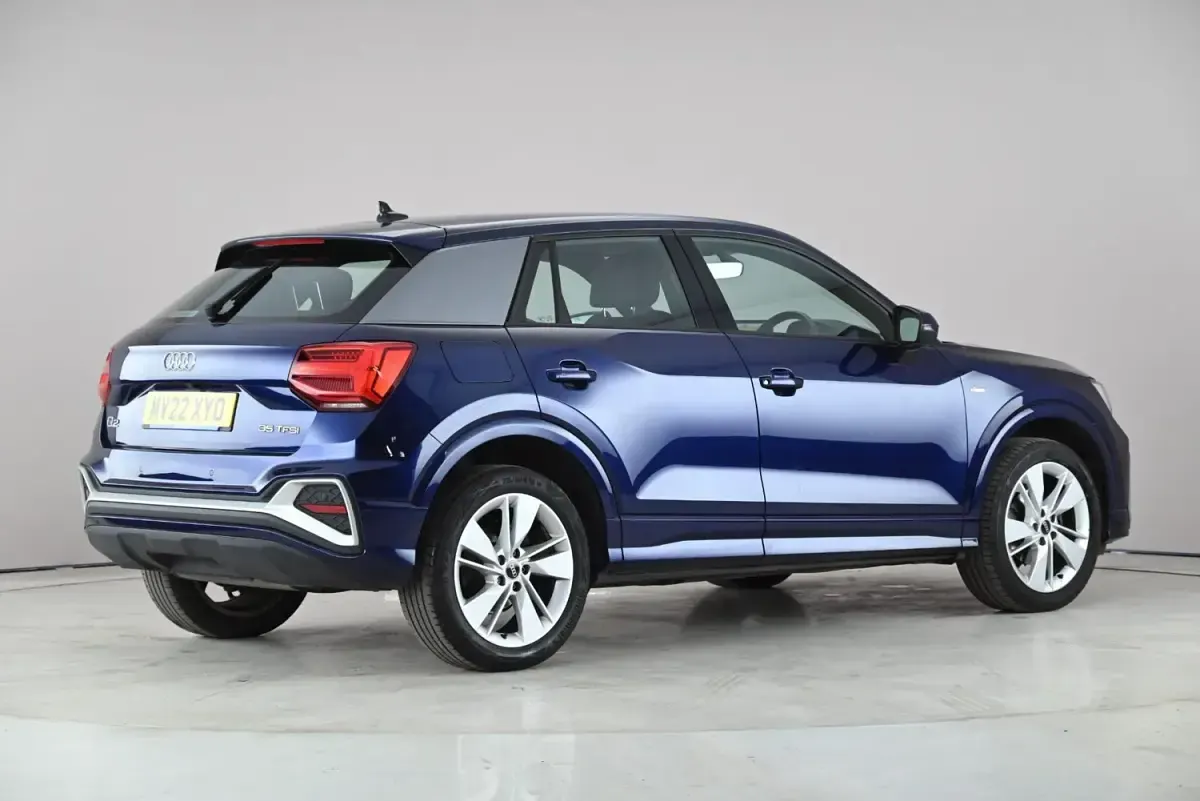 Usado Audi Q2 S-Line 150 HP (110 kW) 2022 Azul SUV