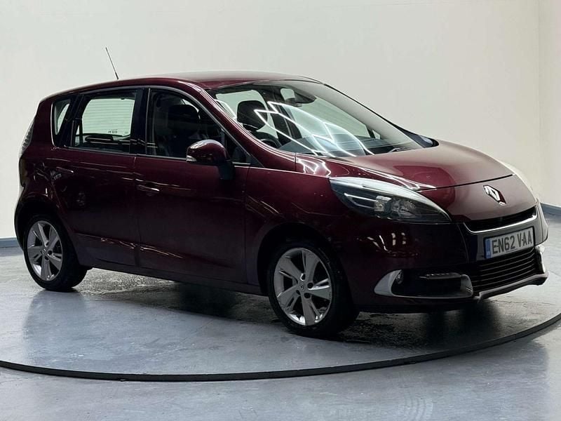Red Used 2013 Renault Scénic III Dynamique MPV | £2,250 (Good price) - Image 1/4