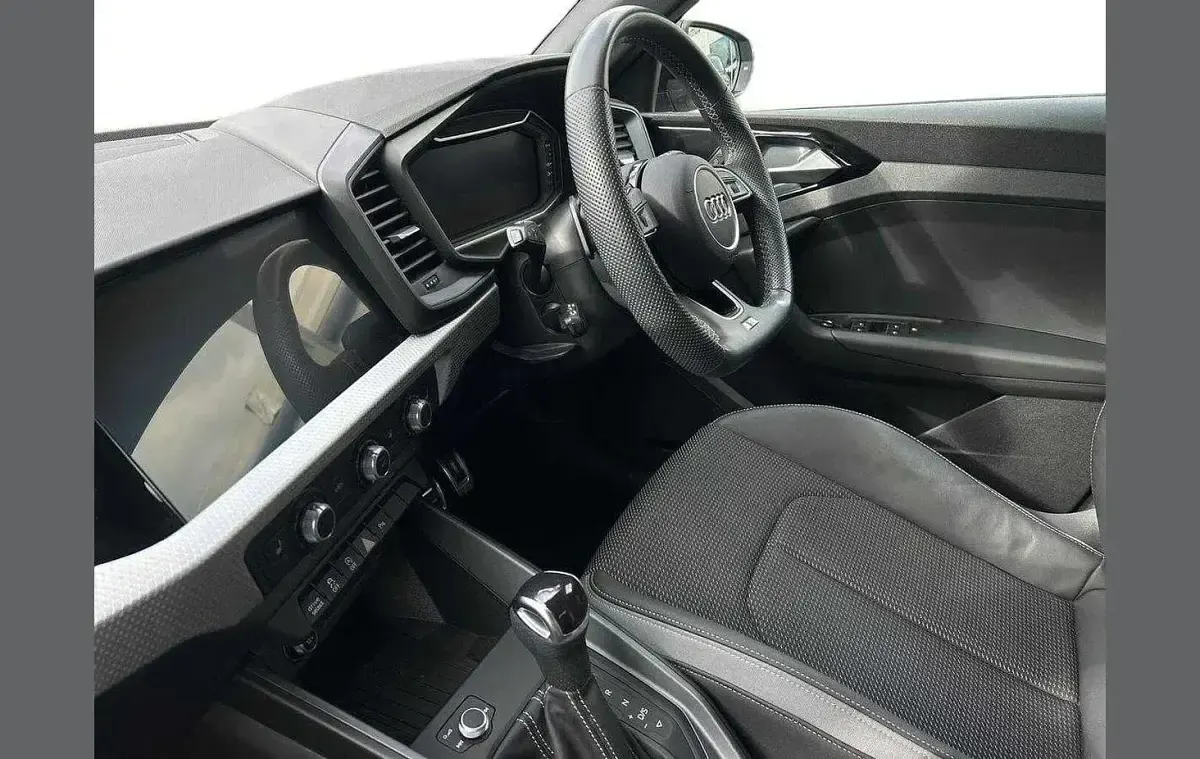 Used Audi A1 Black Edition 147 HP (108 kW) 2023 Silver SUV