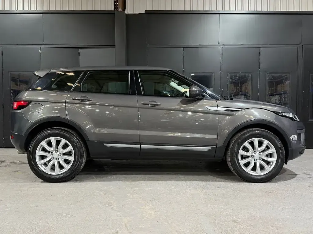 Used Land Rover Range Rover evoque SE 180 HP (132 kW) 2016 Grey Estate