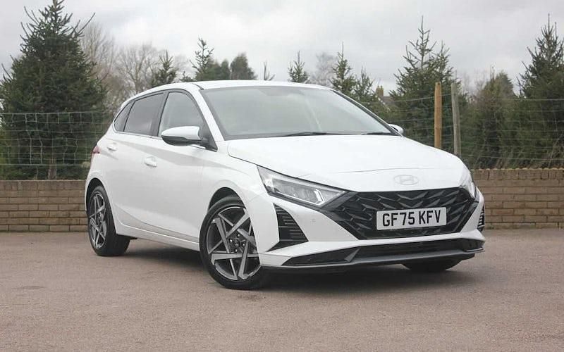 New Hyundai i20 Premium 101 HP (74 kW) 2025 White Hatchback