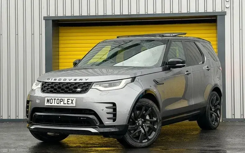 Used Land Rover Discovery SE Dynamic 300 HP (220 kW) 2023 SUV