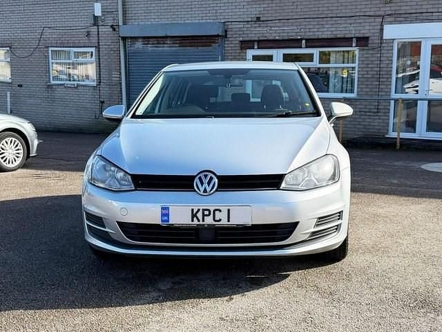 Used VW Golf VII SE 105 HP (77 kW) 2014 Silver Hatchback