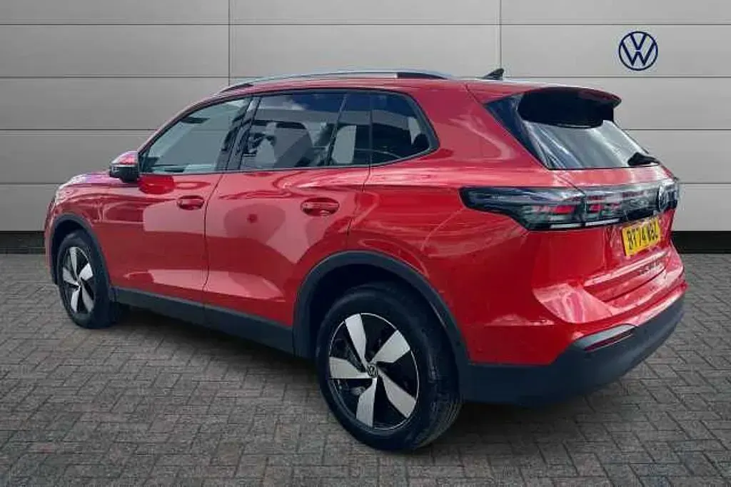 Used VW Tiguan Match 204 HP (150 kW) 2024 Red SUV