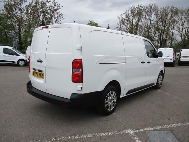 Used Vauxhall Vivaro 100 HP (73 kW) 2020 White MPV