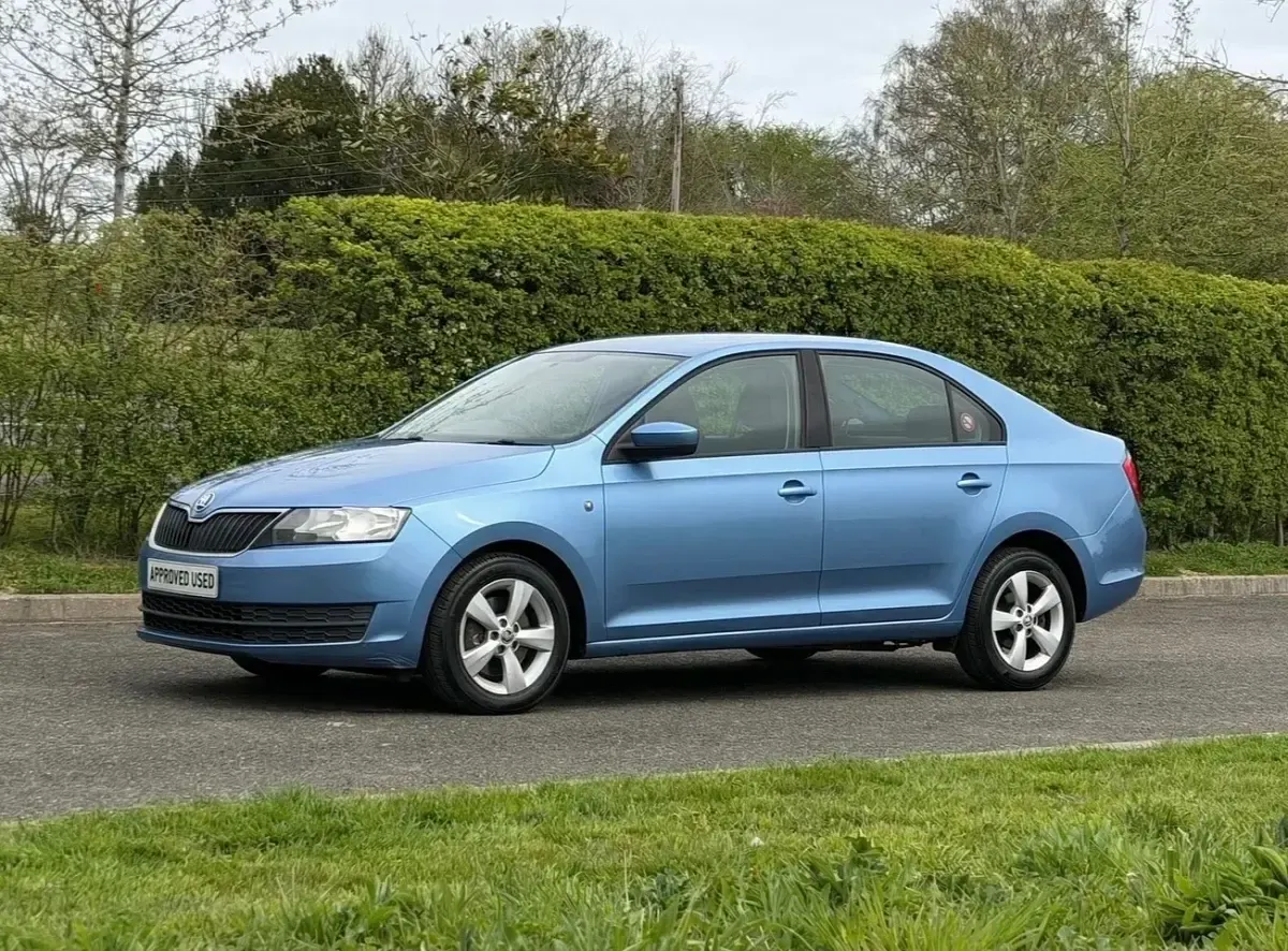 Used Skoda Rapid SE 103 HP (75 kW) 2013 Blue Hatchback