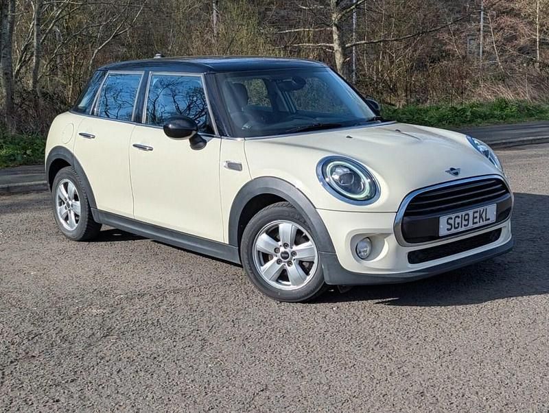 Used Mini Cooper Classic 136 HP (100 kW) 2019 White Hatchback