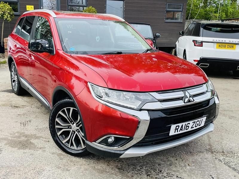 Used Mitsubishi Outlander 150 HP (110 kW) 2016 Red SUV