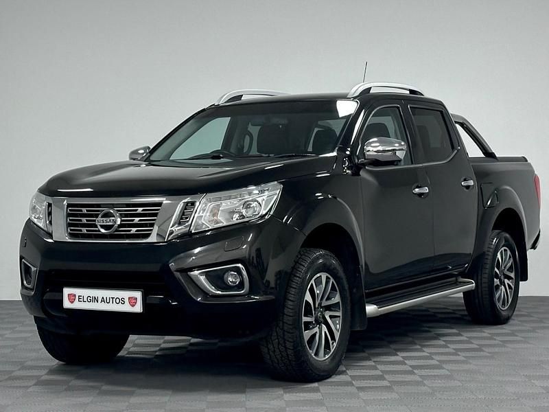 Used Nissan Navara Tekna 190 HP (139 kW) 2017 Black Pickup