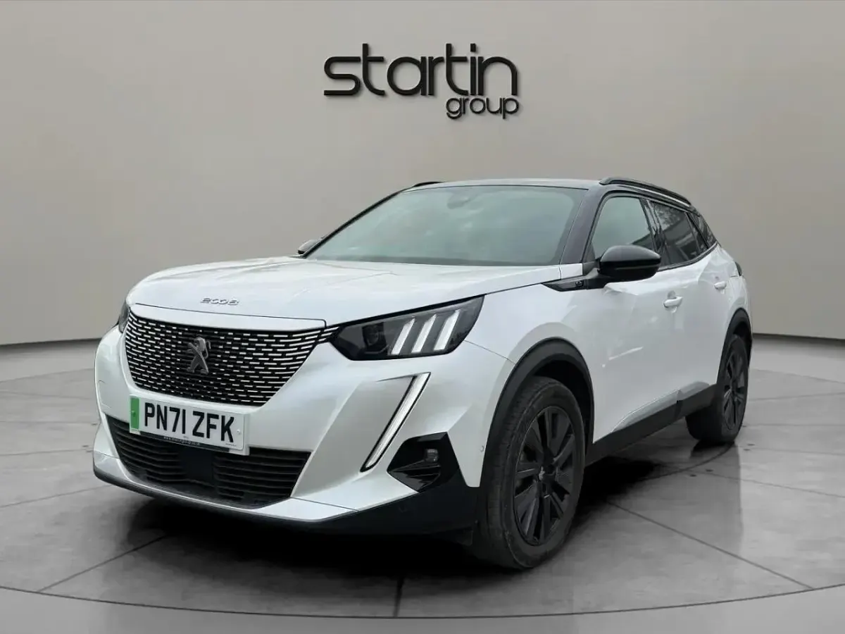 Second-hand Peugeot e-2008 Premium 98 kW (134 CP) 2022 Alb SUV