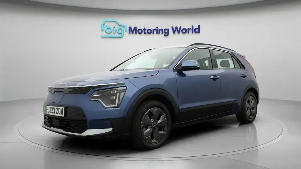Used Kia e-Niro 147 kW (201 HP) 2023 Blue SUV