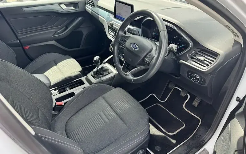 Used Ford Focus Active 125 HP (91 kW) 2021 White Hatchback