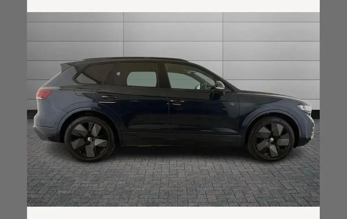 Used VW Touareg Black Edition 286 HP (210 kW) 2026 Blue SUV