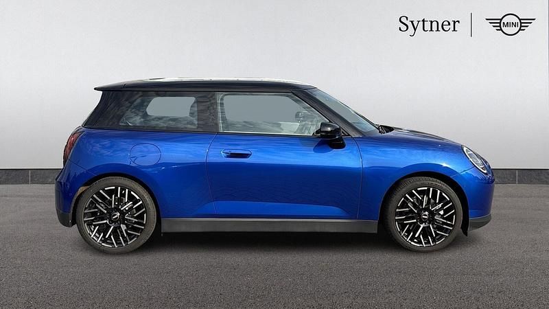 Usado Mini Cooper Hatch 133 kW (181 CV) 2024 Azul Utilitario