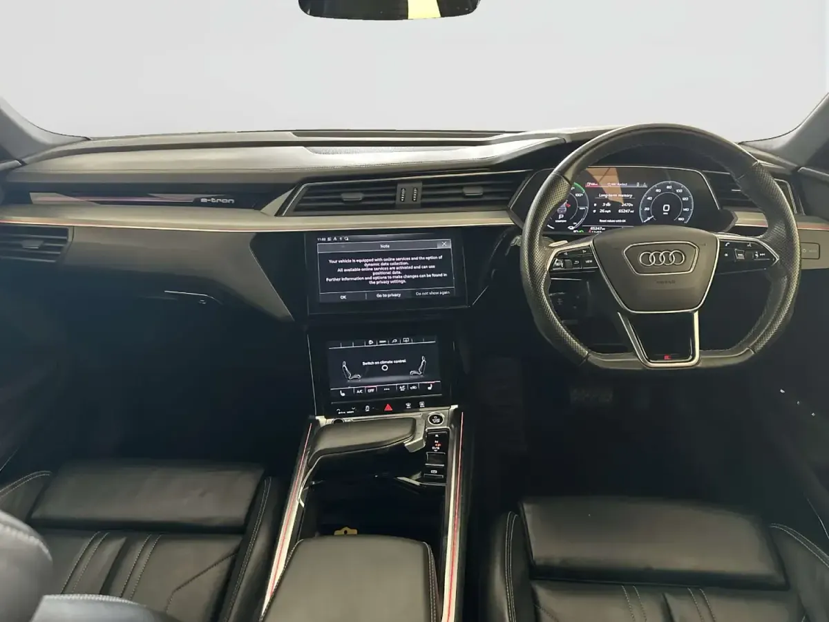 Usado Audi e-tron Black Edition 230 kW (313 CV) 2022 Plateado SUV