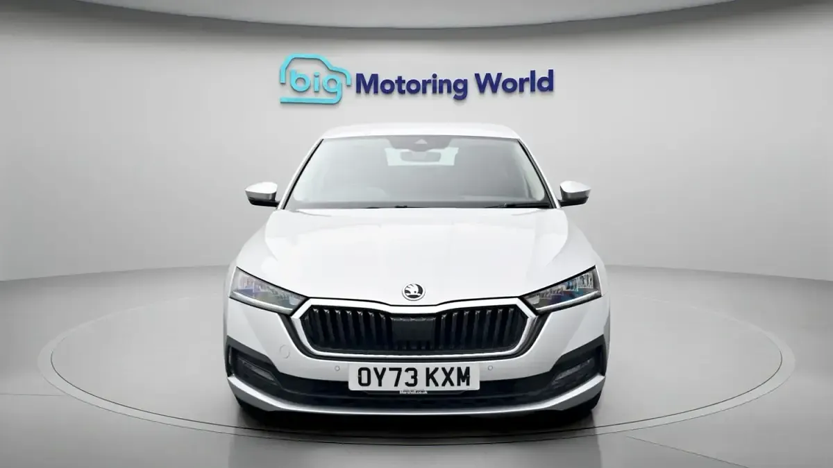 Begagnad Skoda Octavia SE Technology 114 HK (83 kW) 2023 Silver Halvkombi