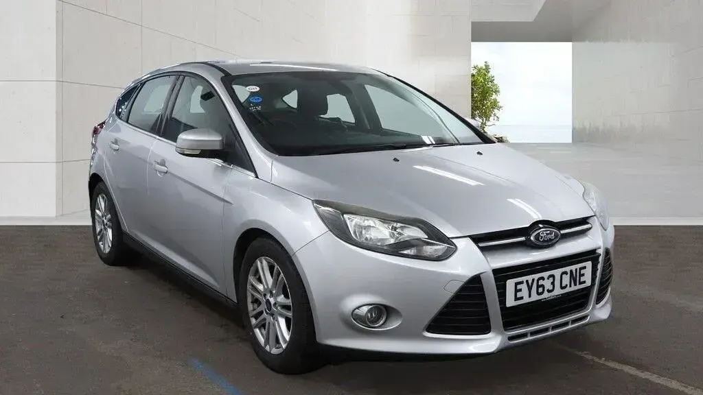 Begagnad Ford Focus Titanium 115 HK (84 kW) 2013 Silver Halvkombi
