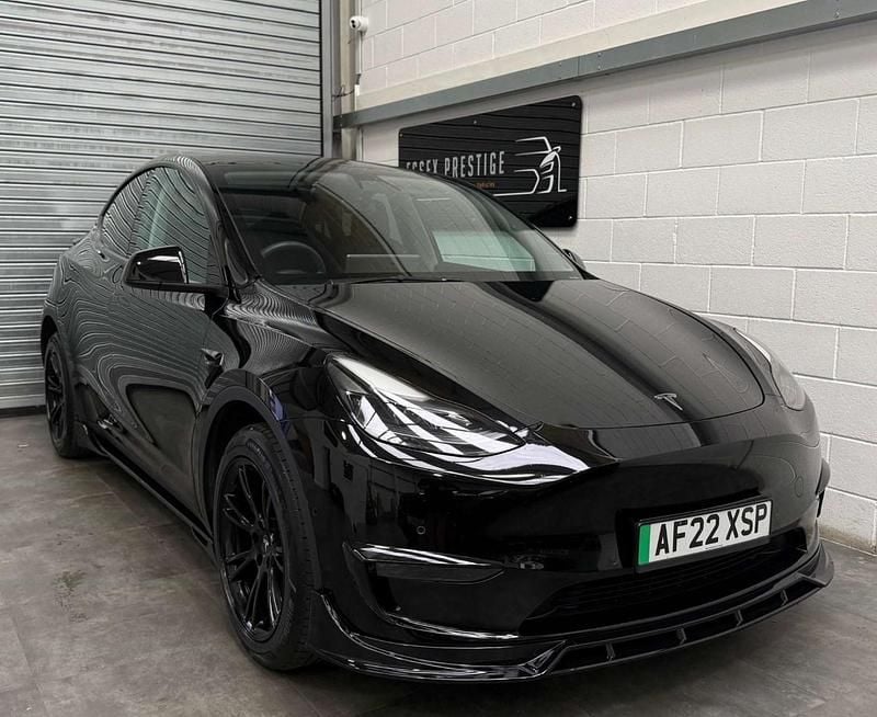 Black Used 2022 Tesla Model Y Long Range SUV | £18,324 (Good price) - Image 1/4