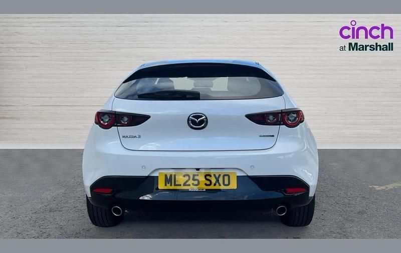 Begagnad Mazda 3 Center-Line 138 HK (101 kW) 2025 Vit Halvkombi