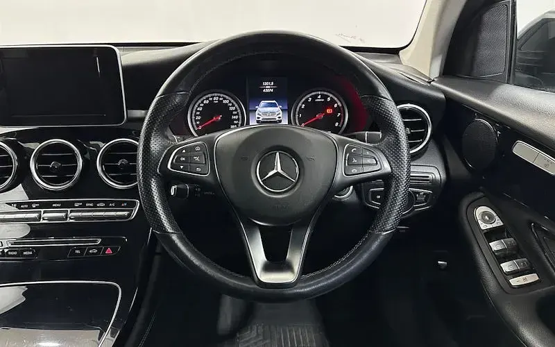 Used Mercedes GLC250 Urban 211 HP (155 kW) 2019 Grey SUV