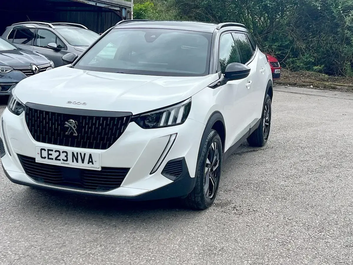 Used Peugeot 2008 GT 129 HP (94 kW) 2023 White SUV
