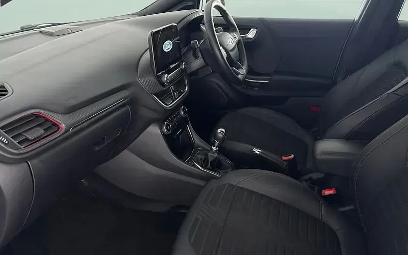 Używany Ford Puma ST-Line X 125 KM (91 kW) 2023 Biały SUV