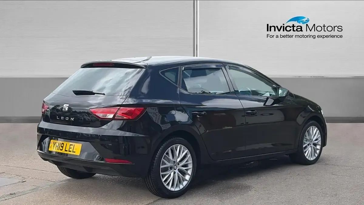 Used Seat Leon SE Dynamic 130 HP (95 kW) 2019 Black Hatchback