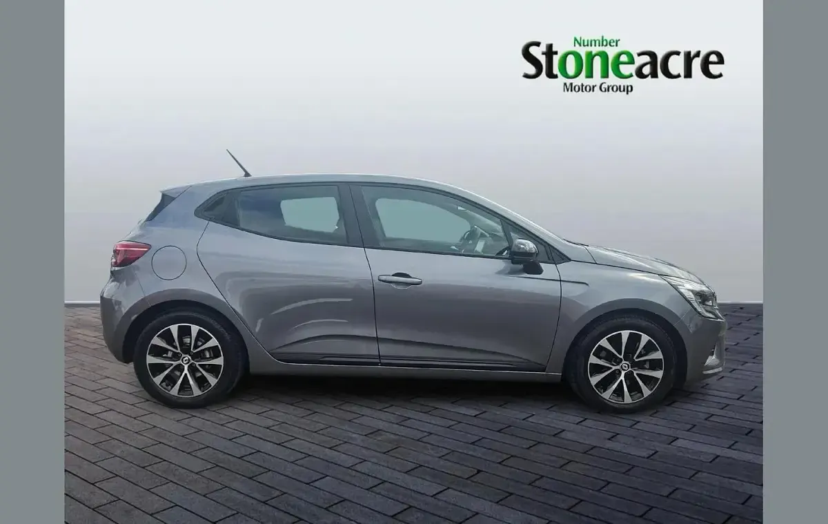 Used Renault Clio V Evolution 143 HP (105 kW) 2023 Grey Hatchback