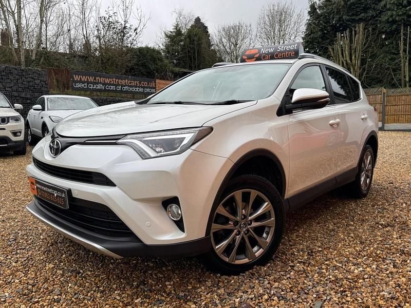 Used Toyota RAV4 2016 White Estate