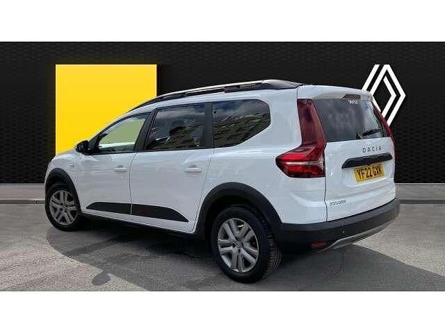 Second-hand Dacia Jogger Comfort 110 CP (80 kW) 2022 Alb Monovolum