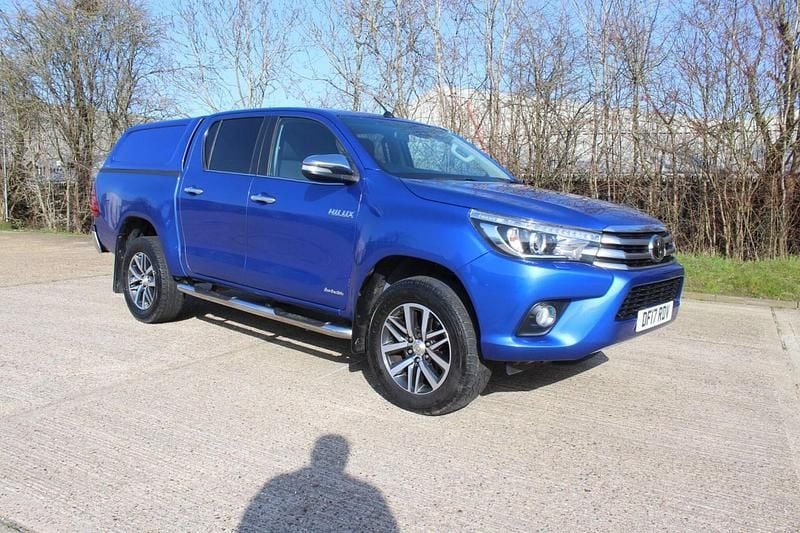 Used Toyota HiLux 150 HP (110 kW) 2017 Blue Pickup