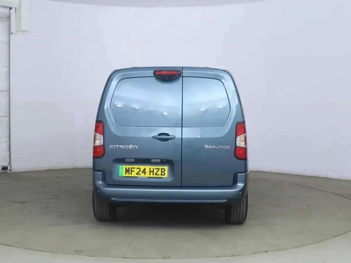 Used Citroën Berlingo 98 kW (134 HP) 2024 Blue MPV