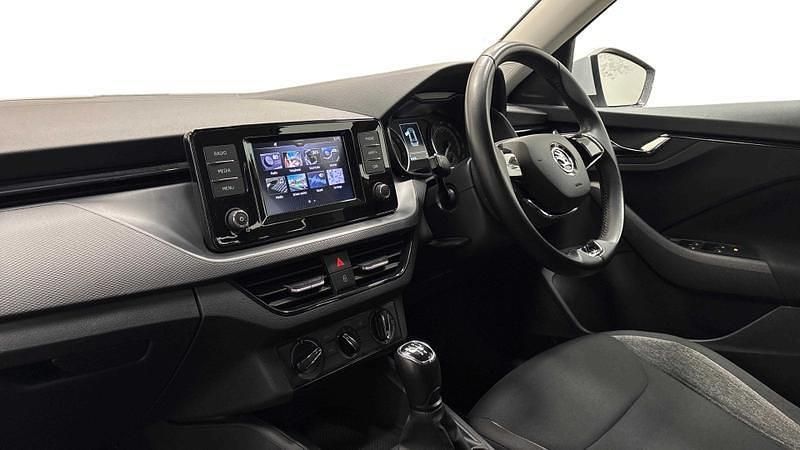 Used Skoda Kamiq 95 HP (69 kW) 2021 White SUV