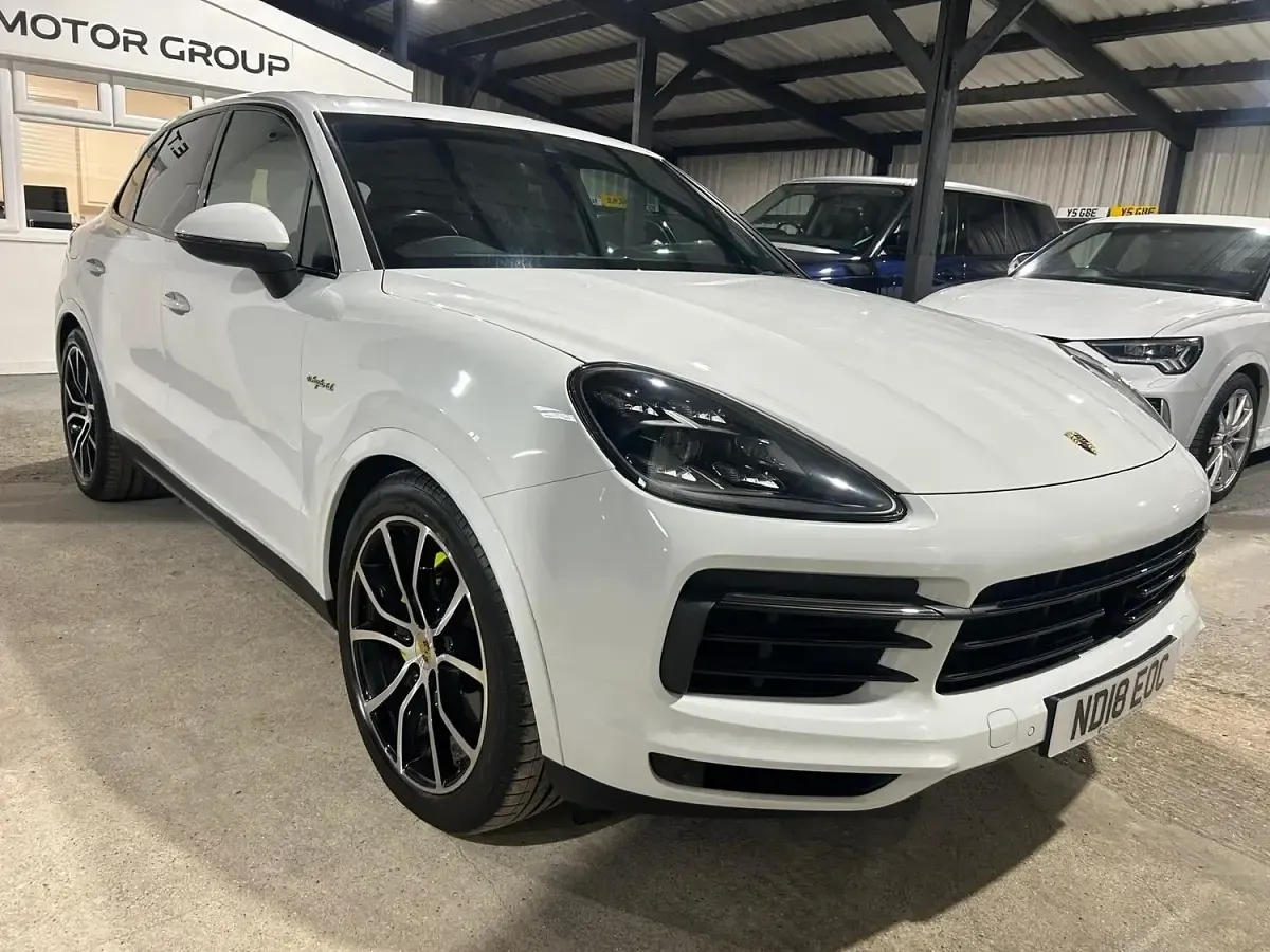 Used Porsche Cayenne E-Hybrid 2018 White SUV