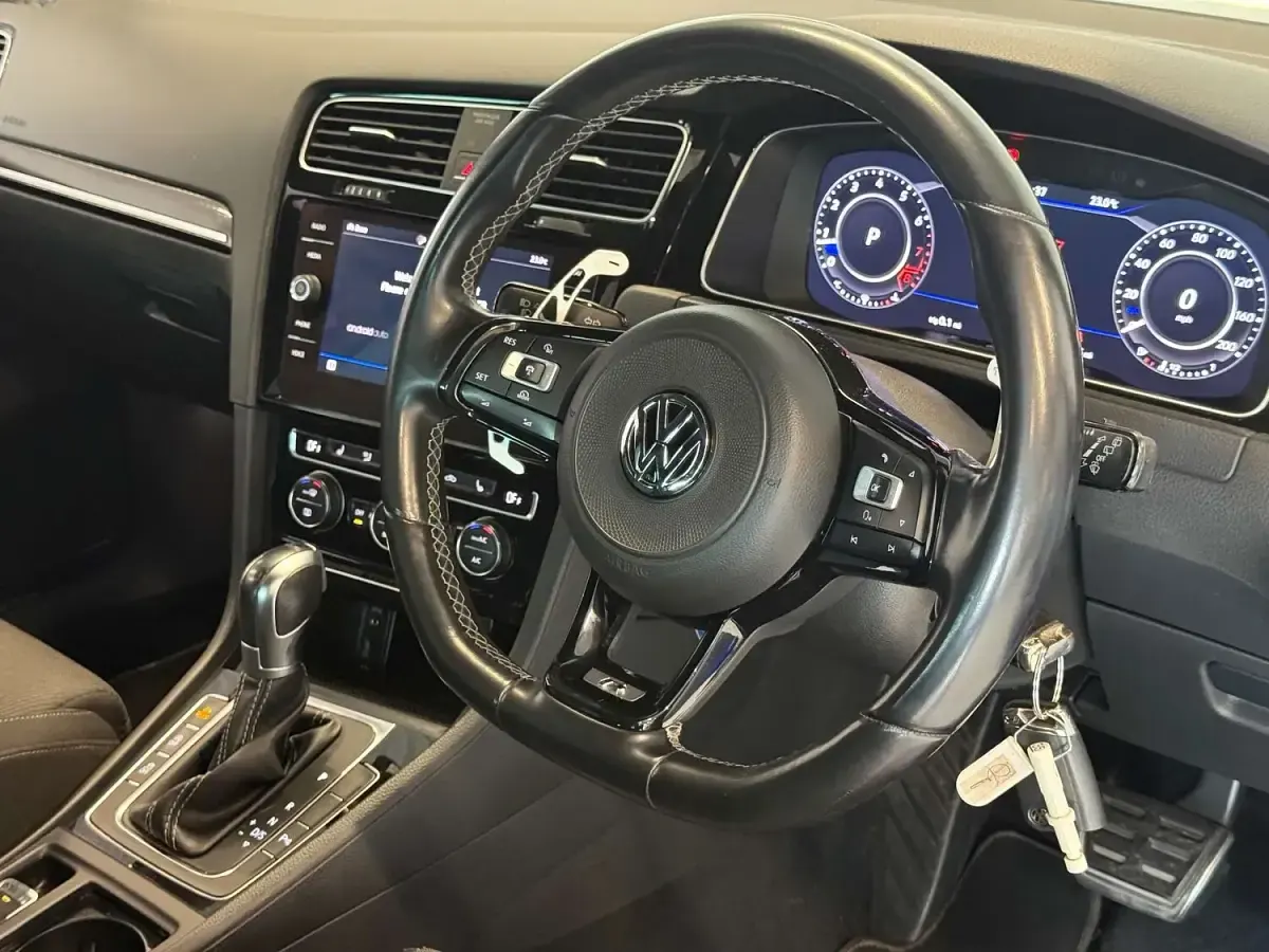 Used VW Golf VII R 310 HP (228 kW) 2017 Blue Hatchback
