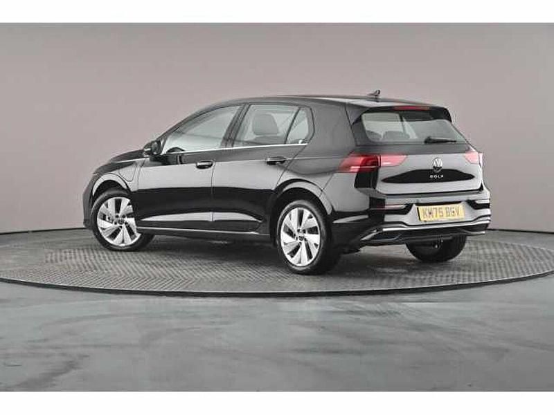 Nouă VW Golf VIII 204 CP (150 kW) 2025