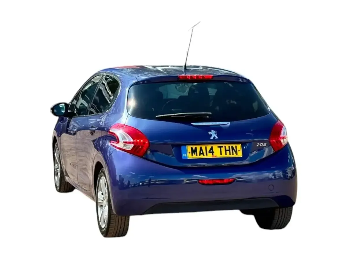 Used Peugeot 208 Allure 82 HP (60 kW) 2014 Blue Hatchback