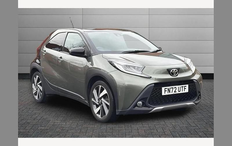 Green Used 2022 Toyota Aygo X SUV | £13,850 - Image 1/4