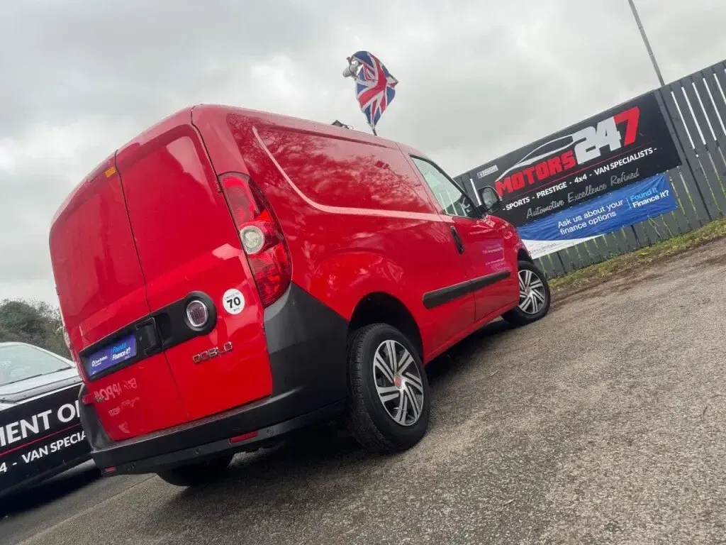 Used Fiat Doblò 2013 Red MPV