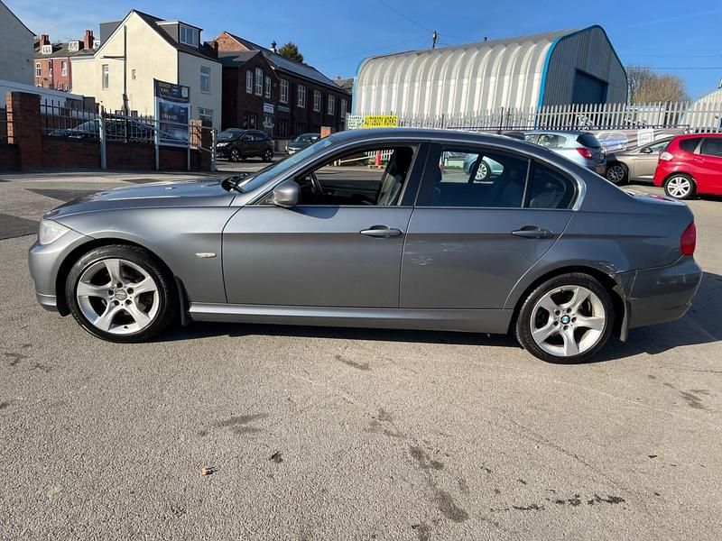Begagnad BMW 320 Exclusive 2010 Grå Sedan