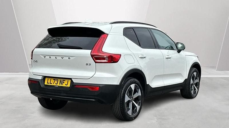 Used Volvo XC40 Ultimate 2023 White SUV