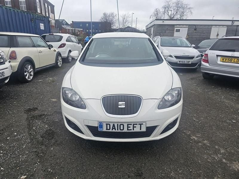 Used Seat Leon Ecomotive 105 HP (77 kW) 2010 White Hatchback