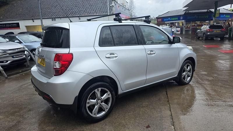 Used Toyota Urban Cruiser 90 HP (66 kW) 2011 Silver Hatchback