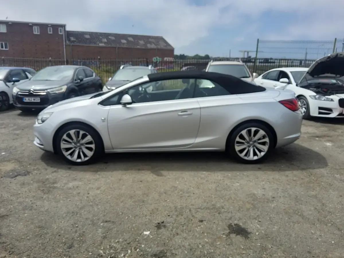 Used Vauxhall Cascada Elite 200 HP (147 kW) 2015 Silver Cabriolet