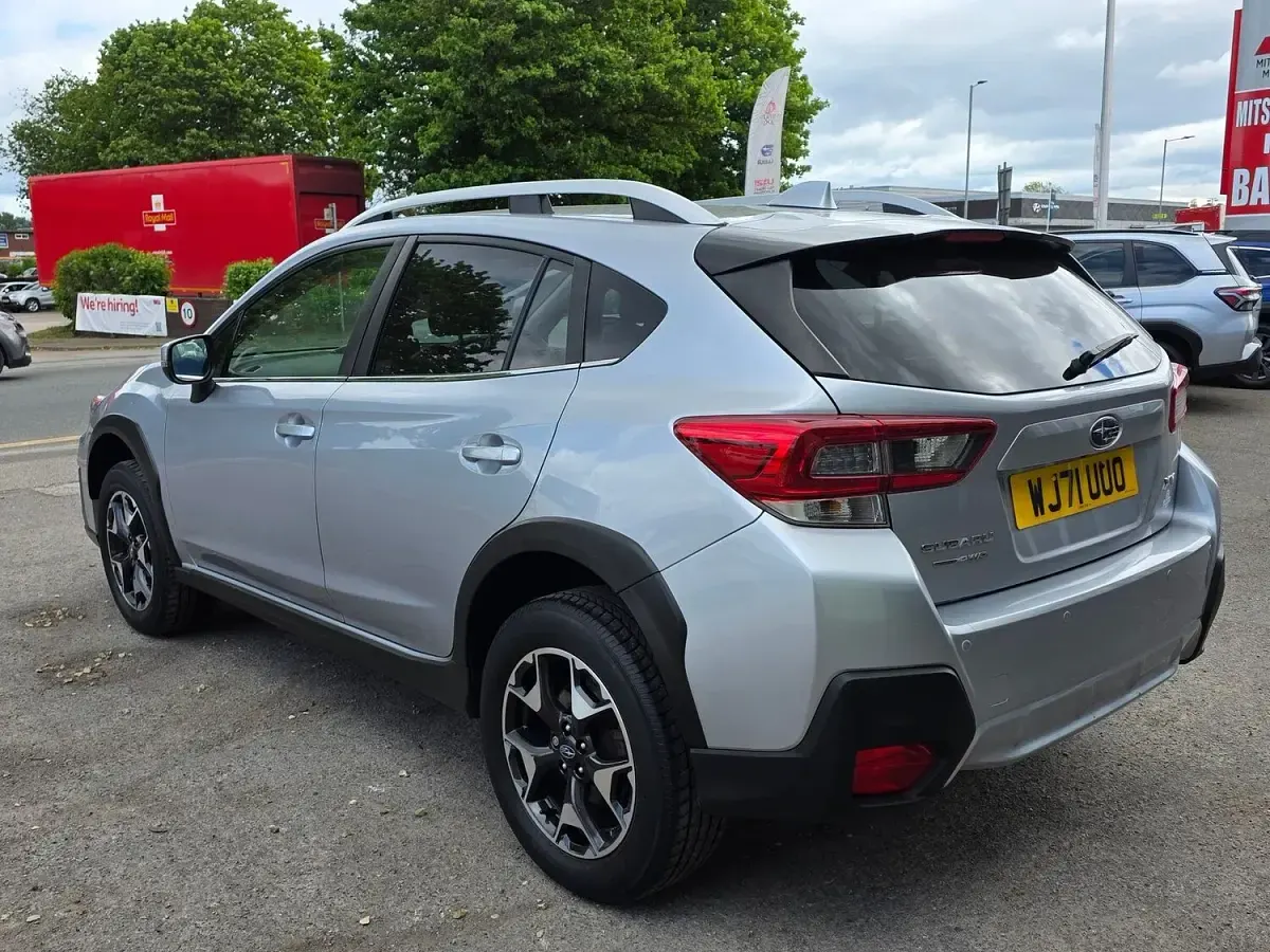 Begagnad Subaru XV Premium 114 HK (83 kW) 2021 Silver SUV