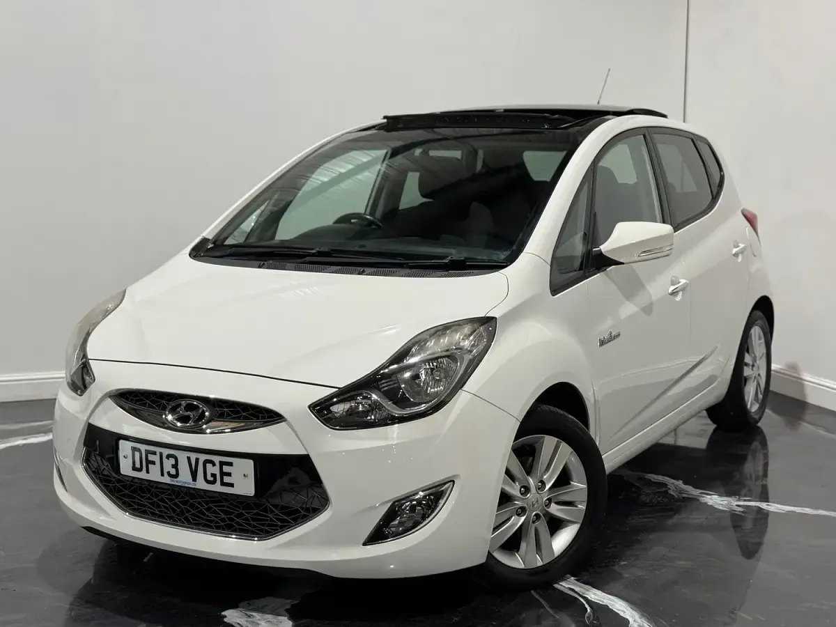 Used Hyundai ix20 Style 115 HP (84 kW) 2013 White Hatchback