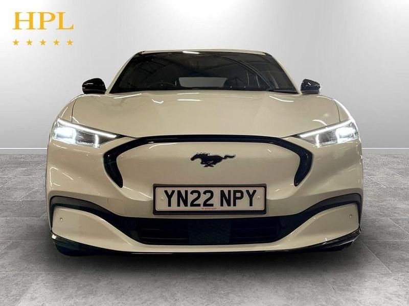 Used Ford Mustang Standard Range 269 HP (197 kW) 2022 White SUV